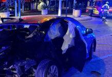Espectacular accidente con una mujer atrapada en el Paseo Alameda