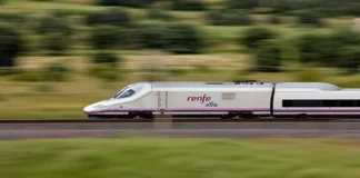 Renfe lanza una campaña de Superprecios con billetes desde 7 euros para viajar este verano