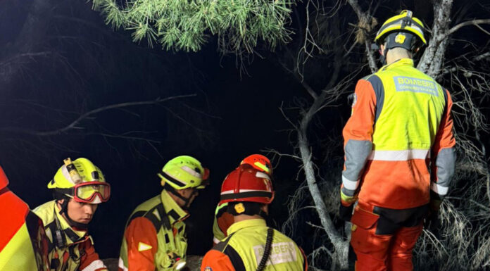 Rescatan a un motorista que había caído a un barranco en Bétera
