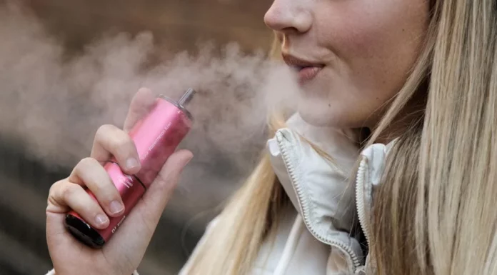 El auge de los vapers preocupa a los expertos ante el alto consumo de tabaco en España