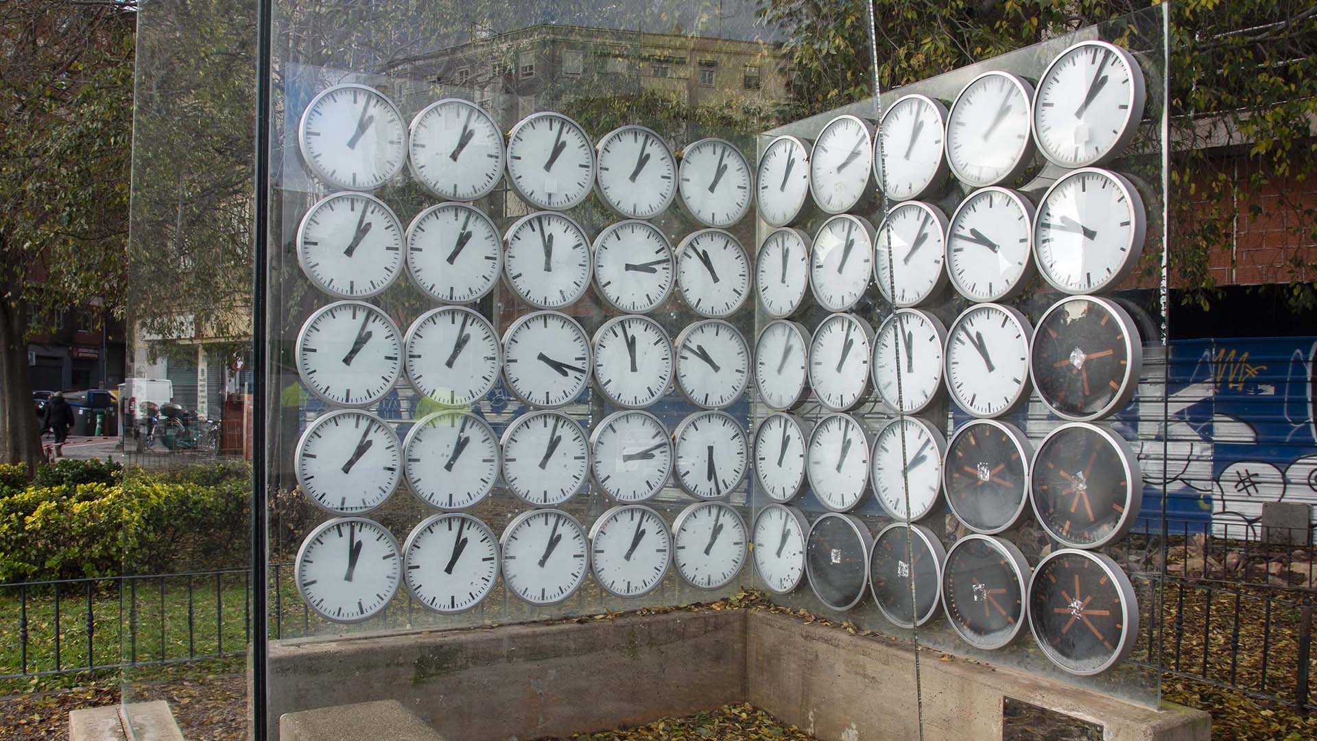 Monumento a las víctimas del metro cercano a la estación de Jesús