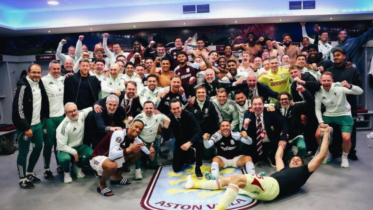 Aston Villa tras clasificar para la final de la Europa League. IG: javierolmotraining