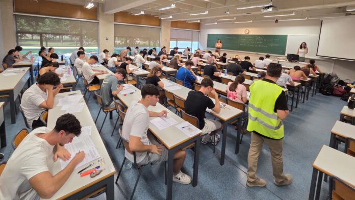 7televalencia PAU UPV Primer examen de la PAU 2026 en una de las aulas de la UPV