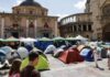 La acampada docente vuelve al centro de la Plaza de la Virgen tras el Corpus y reclama diálogo a Educación Plaza de la Virgen de València con la acampada docente. Ana Escobar / EFE