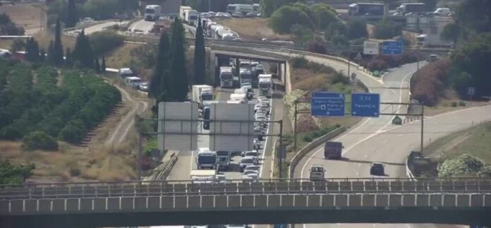 Colapso en la A23 entre Sagunto y Gilet