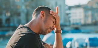 El calor puede agravar las migrañas: experto de Vithas alerta del impacto de las altas temperaturas en los pacientes Dolor de cabeza por calor