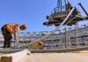 Preparan los cables que sujetarán la cubierta del Nou Mestalla