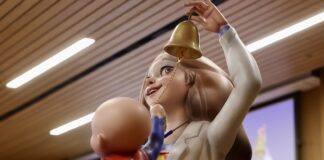 Imagen del ninot "Hope" indultado de la falla municipal / JCF-Fotofilmax