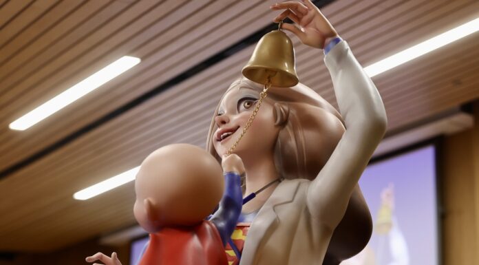 Imagen del ninot "Hope" indultado de la falla municipal / JCF-Fotofilmax
