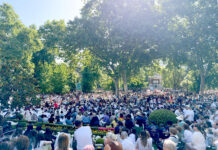 Los jóvenes valencianos llenan las calles de Madrid acompañando al Papa