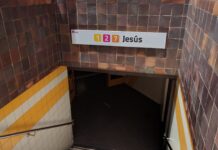 Metrovalencia parará el próximo viernes 3 de julio por el 20 aniversario del accidente de 2006 Entrada de la estación de Jesús