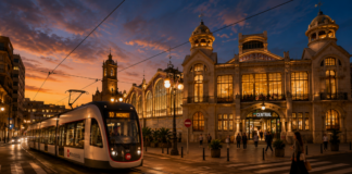 El tranvía volverá al centro de Valencia: así sería el recorrido que pasaría junto al Mercado Central El tranvía volverá al centro de Valencia: así sería el recorrido que pasaría junto al Mercado Central