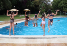 Las vacaciones escolares salen caras a las familias valencianas: hasta 2.000 euros de gasto por hijo Las vacaciones escolares salen caras a las familias valencianas: hasta 2.000 euros de gasto por hijo