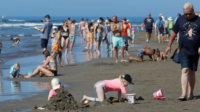 ¿Qué es la regla 50-30-2? La clave para evitar quemaduras en los niños este verano