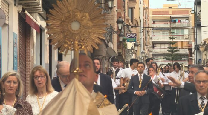 Paterna s’aboca amb una emotiva celebració del Corpus Christi