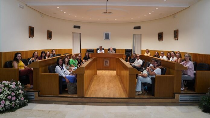 Sagredo y Mora reunidos con representantes del las AMPAs, de institutos, de CEIP y escuelas infantiles de Paterna