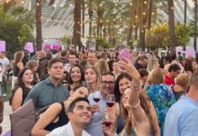 Requena Ciudad Española del Vino se viste de gala para su estreno en València con la “fiesta del verano» en L’Umbracle