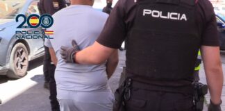Una macrooperación contra el tráfico de drogas termina con 20 detenidos en las Casitas Rosas del Cabanyal Una macrooperación contra el tráfico de drogas termina con 20 detenidos en las Casitas Rosas del Cabanyal