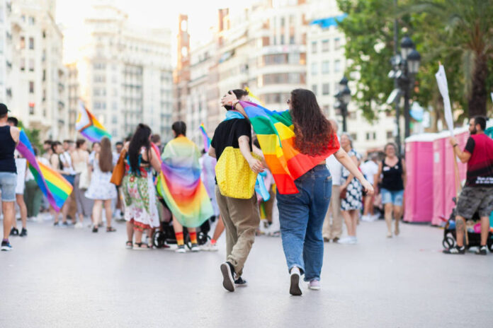 orgullo-valencia-2025-lgtbiq-1024x683 València convierte el Orgullo en una gran manifestación reivindicativa en defensa de los derechos LGTBIQ+