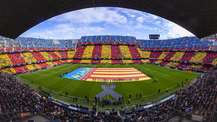 Camp de Mestalla en el homenaje a los fallecidos por la DANA. Valencia CF