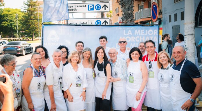Alboraia celebra el Dia de l’Orxata repartint milers de gots d’orxata artesana i fartons Dia de l'Orxata d'Alboraia