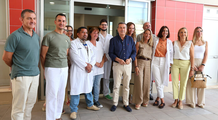 El consultori de la platja de Puçol obrirà els 365 dies de l’any, per a reforçar l’atenció sanitària de la localitat El Conseller visita Puçol