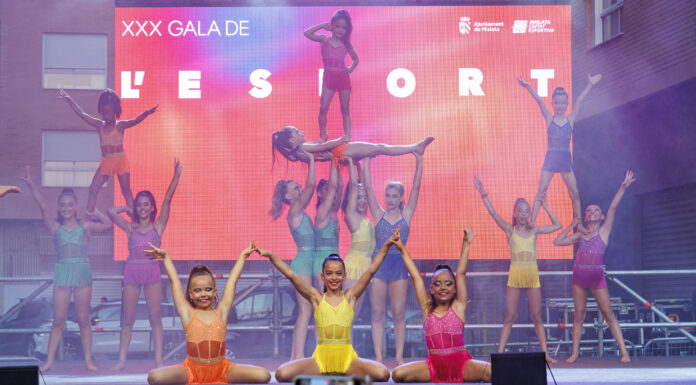 La multitudinària XXX Gala de l’Esport de Mislata reconeix els i les esportistes més destacats de la temporada Gala de l'Esport a Mislata