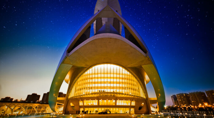 Palau de les Arts por la noche. Gran Nit de Juliol