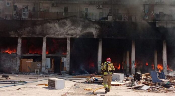 Cuatro detenidos por el incendio en Valencia que obligó a desalojar a 80 vecinos Incendio en Benicalap. Ayuntamiento de Valencia