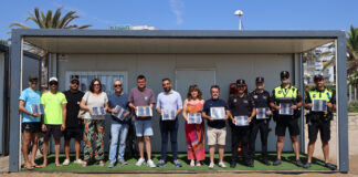 La Policia Local de Sagunt repartirà polseres antipèrdua per a xiquets, xiquetes i persones majors en les zones de platja Polseres antiperdues de Sagunt