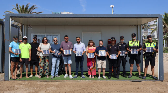 La Policia Local de Sagunt repartirà polseres antipèrdua per a xiquets, xiquetes i persones majors en les zones de platja Polseres antiperdues de Sagunt