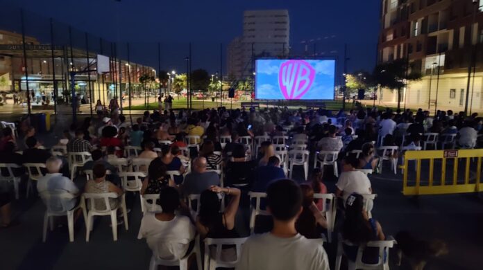 7televalencia quart de poblet cine La programación de este año combinará películas infantiles y juveniles con comedias familiares y aventuras de superhéroes El ‘Cinema a la fresca’ torna este estiu a Quart de Poblet amb una selecció de set pel·lícules. Cine a la fresca de Quart de Poblet