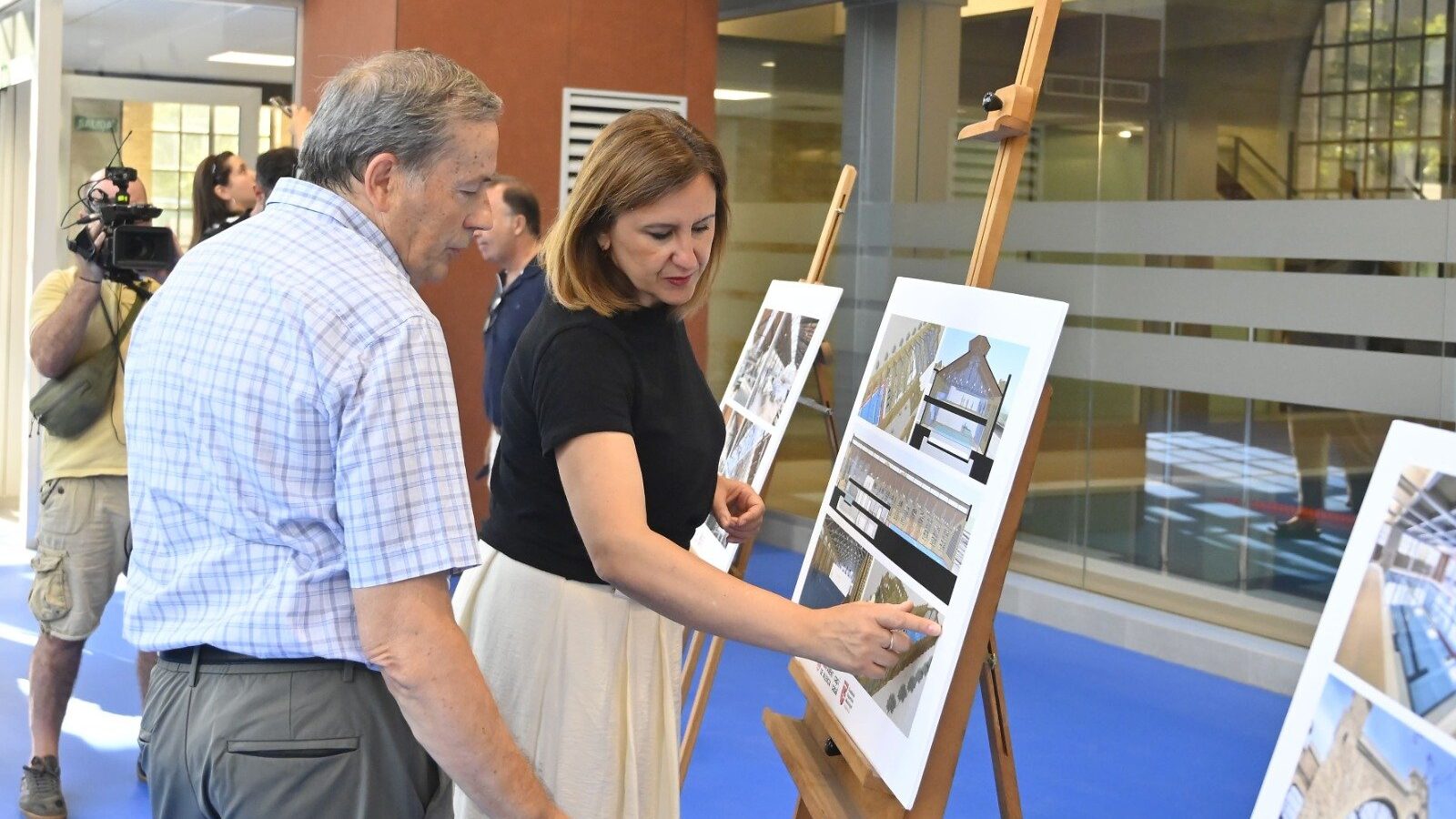 Visita de Catalá al Polideportivo del Parc Central