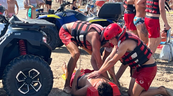 Los socorristas atienden casi 4.000 incidencias en las playas de Valencia desde junio