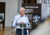 Santiago Ballester: «Hoy terminaríamos la Ofrenda sobre las 3.30h de la mañana sin contar con el acto en la basílica» Santiago Bballester durante la entrega de ninots 2026 / JCD - Armando Romero