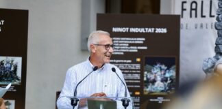 Santiago Bballester durante la entrega de ninots 2026 / JCD - Armando Romero