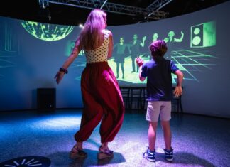 Una de las instalaciones para bailar en parejas