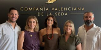 La influencer Marta Lozano junto con los responsales de las firmas / RRSS @marianindumentaria