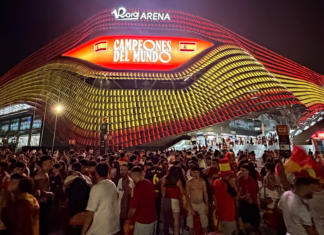 Valencia se vuelca con la Roja y celebra en la calle el segundo Mundial de España