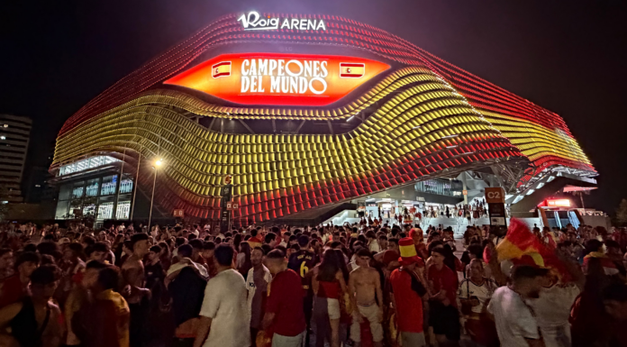 Valencia se vuelca con la Roja y celebra en la calle el segundo Mundial de España Valencia se vuelca con la Roja y celebra en la calle el segundo Mundial de España