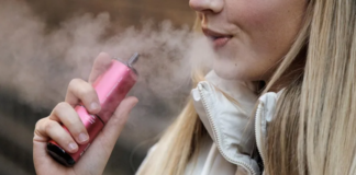 ¿Qué pasa si un menor vapea o fuma? Los padres pagarán una multa de hasta 600 euros ¿Qué pasa si un menor vapea o fuma? Los padres pagarán una multa de hasta 600 euros