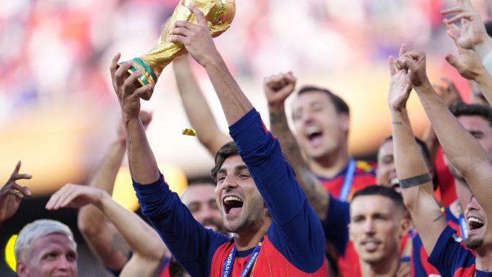 La fiebre del Mundial continuará en Valencia con un homenaje a Ferran Torres