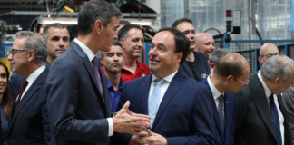 Ford y Geely sellan un acuerdo que asegura el futuro de Almussafes con la fabricación de cinco modelos Ford y Geely sellan un acuerdo que asegura el futuro de Almussafes con la fabricación de cinco modelos