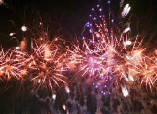 Así será el gran piromusical que iluminará hoy Valencia con la Senyera en el cielo: horario y lugar del disparo