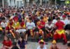 España-Portugal: Las pantallas gigantes para ver a la selección en Valencia Plaça Major de Meliana disfrutando del partido de España