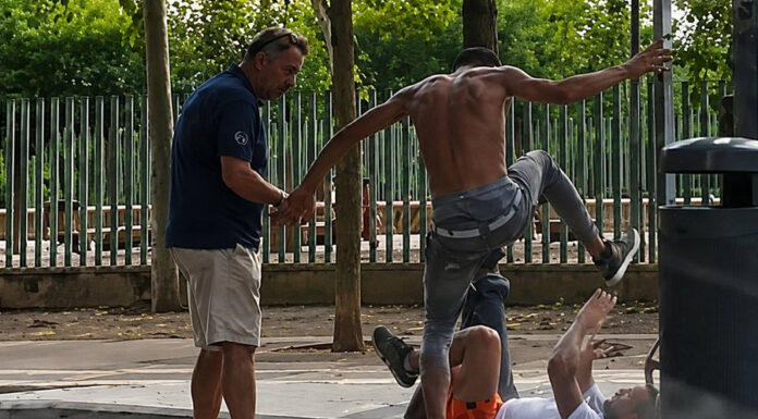 Vídeo de la brutal paliza a un hombre en el barrio de San Marcelino