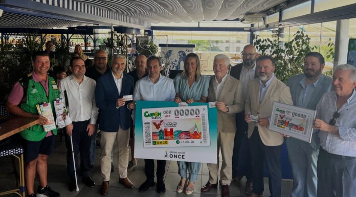 El cupón de la ONCE anima a disfrutar del Sonido de Valencia, movimiento que promociona cultura, música y turismo Presentación del cupón ONCE con Fotur