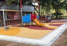 El barrio de Exposición estrena un nuevo parque infantil