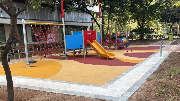 0817 Parc infantil plaça de la Legió 2
