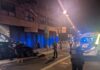 Un coche pierde el control y destroza una marquesina de la EMT en la avenida del Puerto